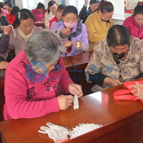 正規(guī)手工活外發(fā)加工，常年供料到家，為許多人解決居家就業(yè)、創(chuàng)業(yè)(圖1)